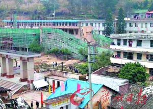 廣東懷集一小學教學樓坍塌致2死 6工人被困(組圖)