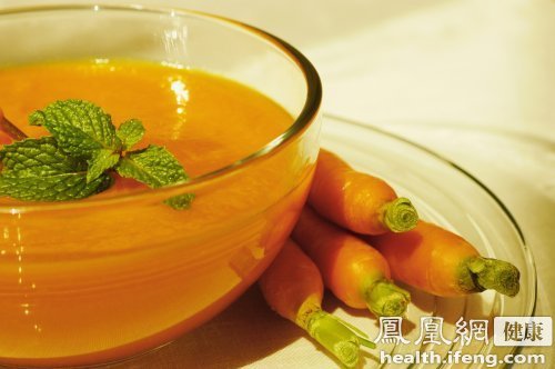 緩解視疲勞的偏方 ：胡蘿卜豬肝湯