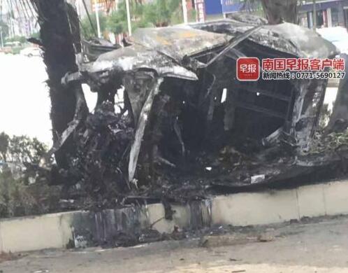 廣西百色：轎車起火5人死亡 事故正在進一步調查