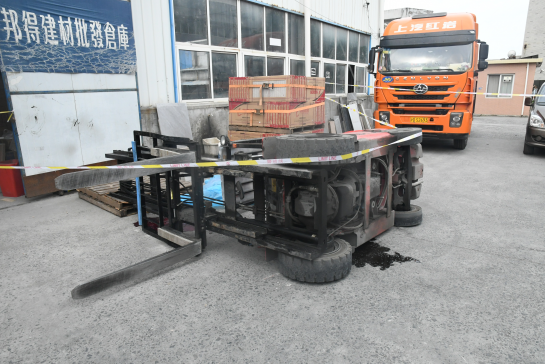 余杭瓶窯杭州余杭區(qū)瓶窯鎮(zhèn)領(lǐng)軍者邦得建材商行“6·11”一般車(chē)輛傷害事故調(diào)查報(bào)告