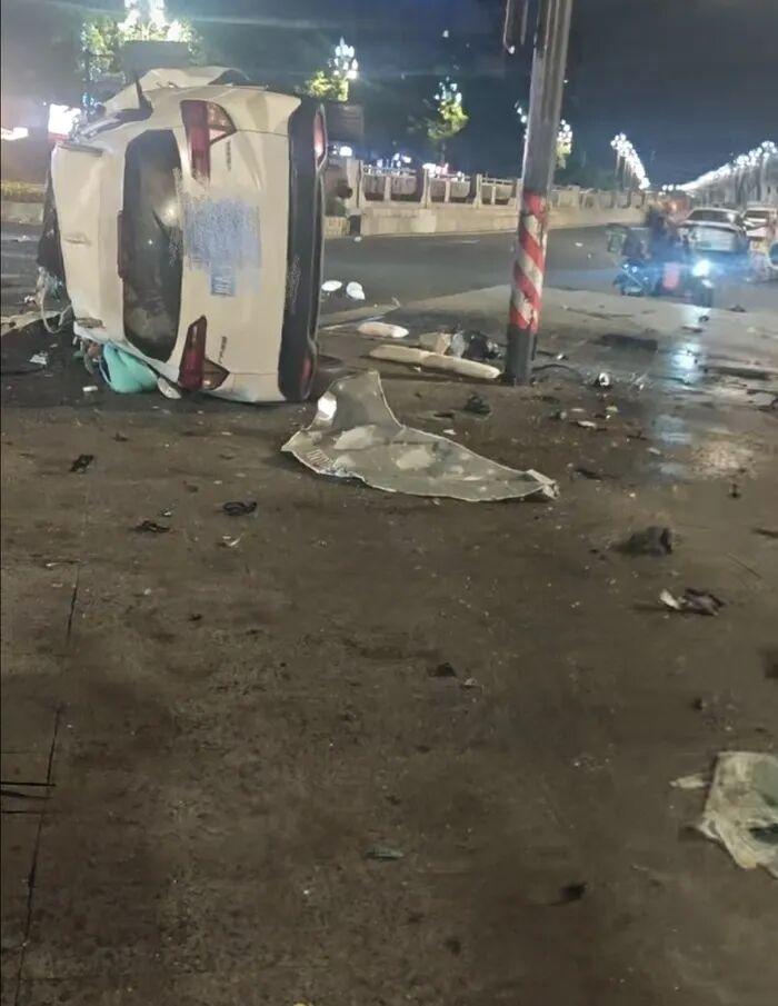 成都發(fā)生一起交通事故 致3死1傷