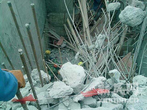 上海建筑工地發生坍塌事故致2死3傷(組圖)