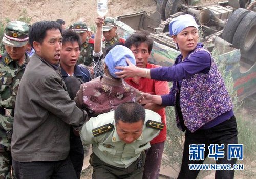 寧夏海原致11死31傷車禍系嚴(yán)重超員所致(組圖)